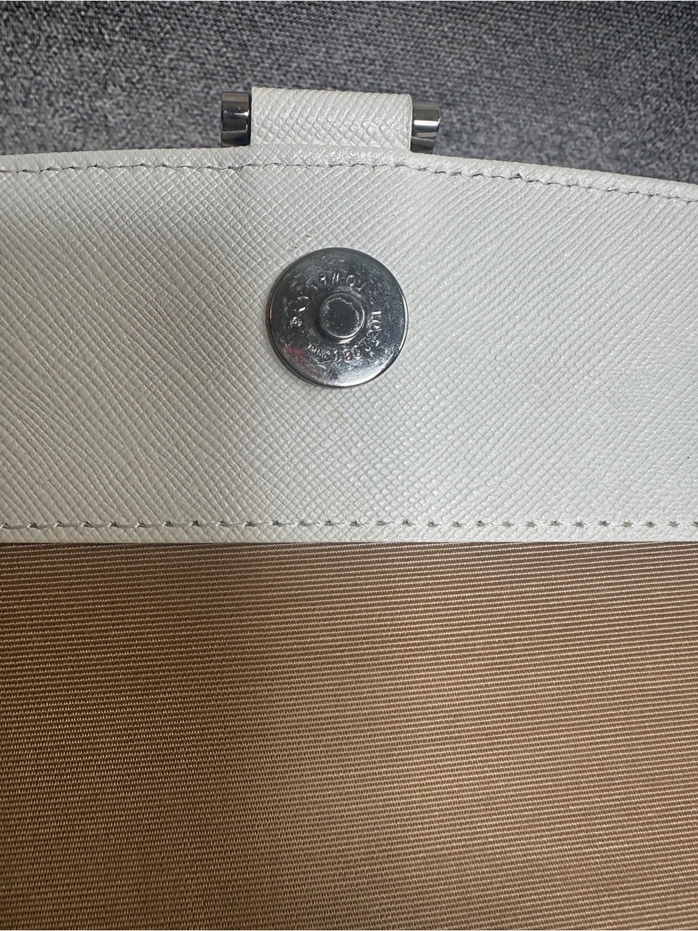 Burberry Vintage White Saffiano Leather Shoulder Bag - Picture 10 of 16